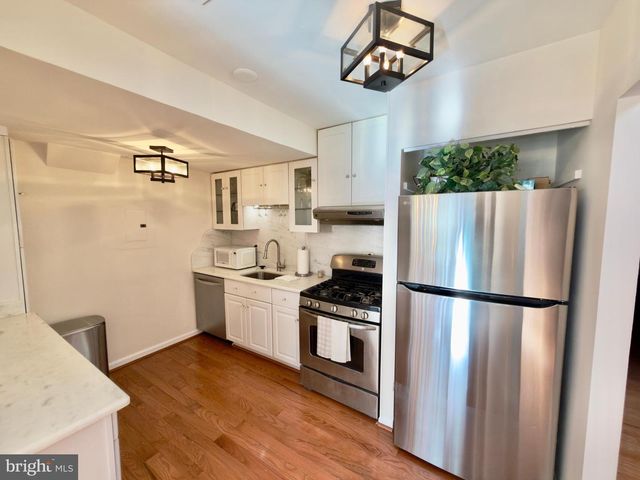 8012 LAKECREST DR, Greenbelt, MD 20770