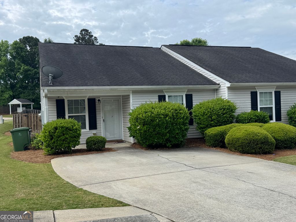 1710 Summerwoods Lane, Griffin, GA 30224