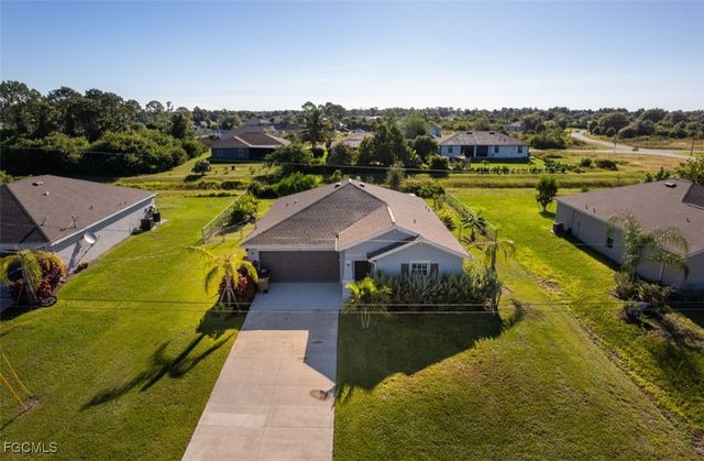 358 Pembroke ST, Lehigh Acres, FL 33974