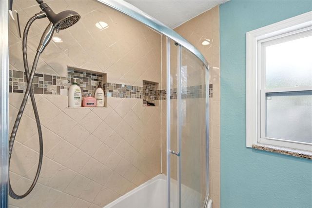 6765 3RD AVENUE N, St Petersburg, FL 33710