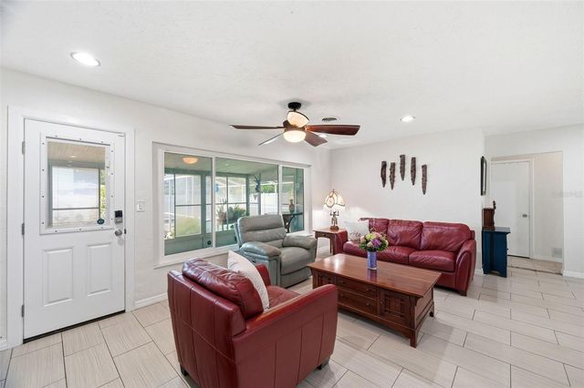 6765 3RD AVENUE N, St Petersburg, FL 33710