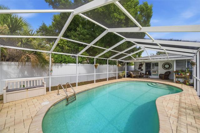 6765 3RD AVENUE N, St Petersburg, FL 33710