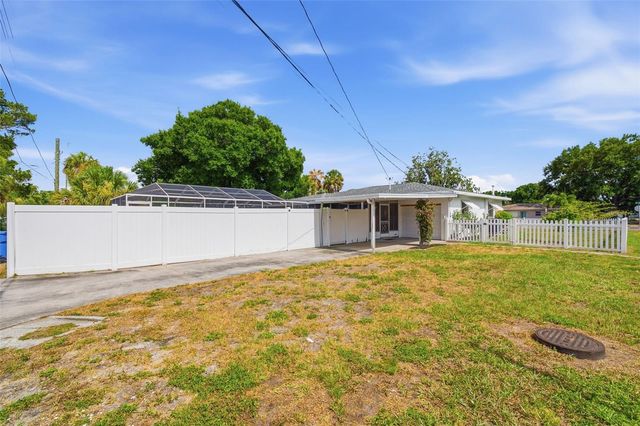 6765 3RD AVENUE N, St Petersburg, FL 33710