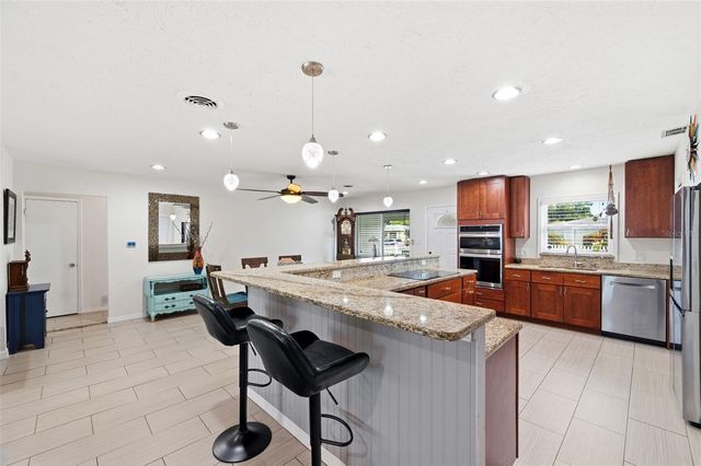 6765 3RD AVENUE N, St Petersburg, FL 33710