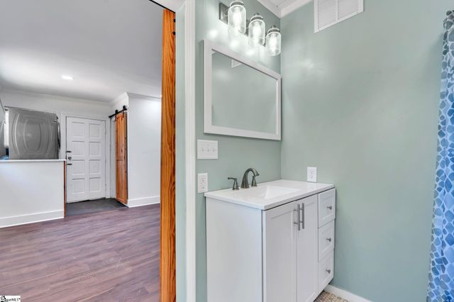 612 W Main Street, Easley, SC 29640