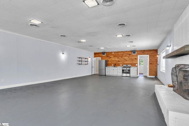 612 W Main Street, Easley, SC 29640