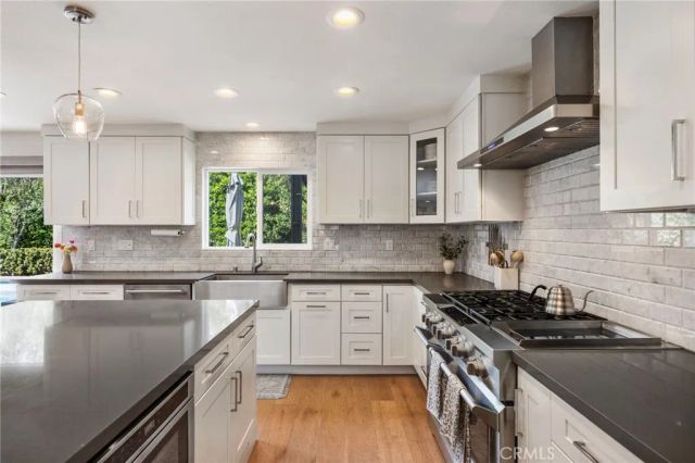 2705 Starbird Drive, Costa Mesa, CA 92626