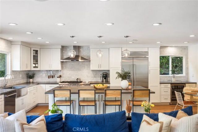 2705 Starbird Drive, Costa Mesa, CA 92626