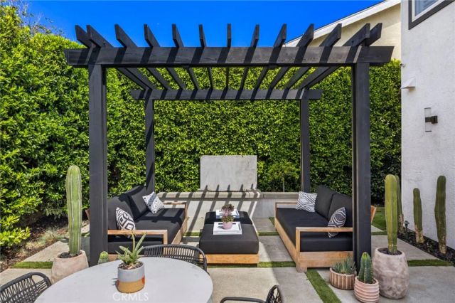 2705 Starbird Drive, Costa Mesa, CA 92626