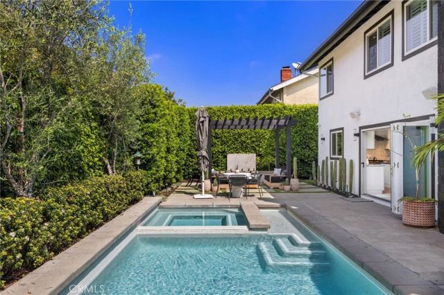 2705 Starbird Drive, Costa Mesa, CA 92626