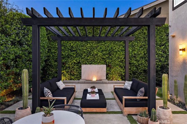 2705 Starbird Drive, Costa Mesa, CA 92626