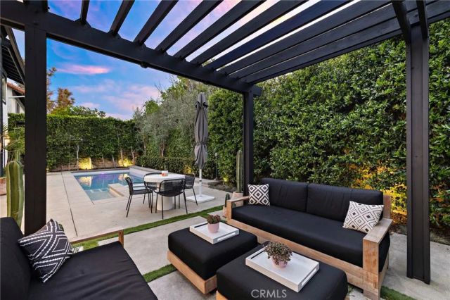 2705 Starbird Drive, Costa Mesa, CA 92626