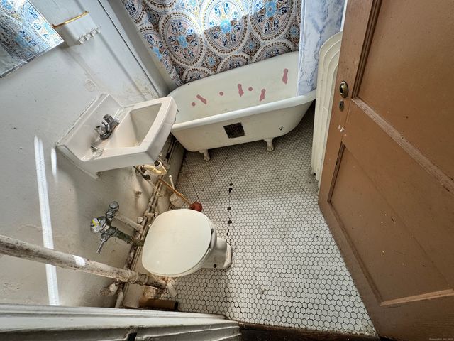 102 Rowe Avenue, Hartford, CT 06106