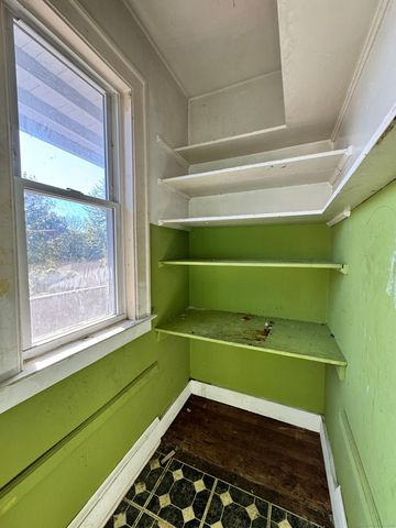 102 Rowe Avenue, Hartford, CT 06106