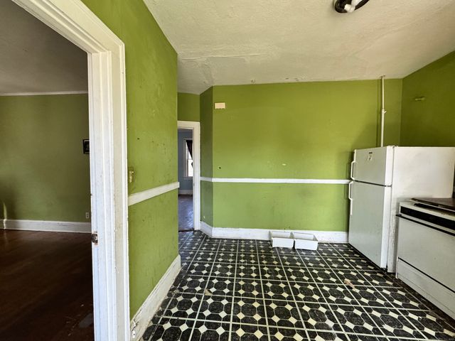 102 Rowe Avenue, Hartford, CT 06106