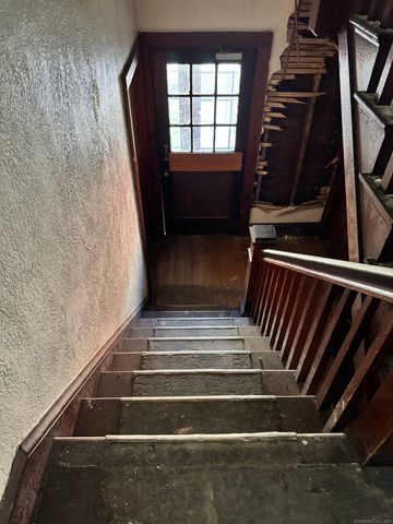 102 Rowe Avenue, Hartford, CT 06106