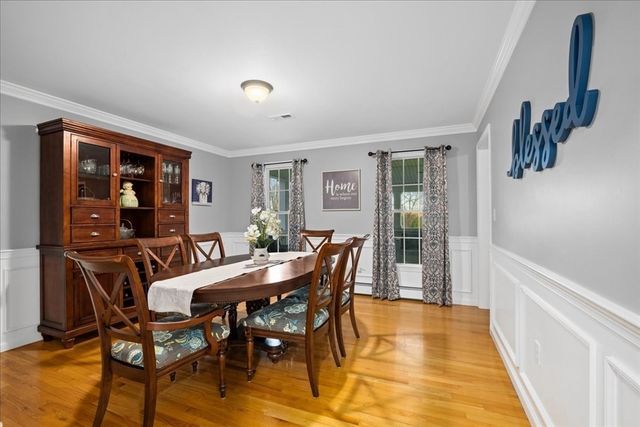14 Amherst Rd, Shrewsbury, MA 01545
