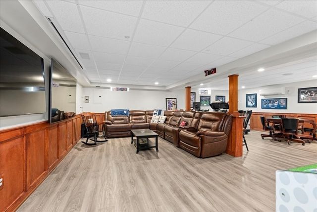 14 Amherst Rd, Shrewsbury, MA 01545