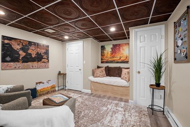14 Amherst Rd, Shrewsbury, MA 01545