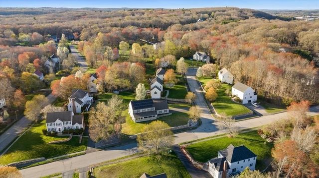 14 Amherst Rd, Shrewsbury, MA 01545