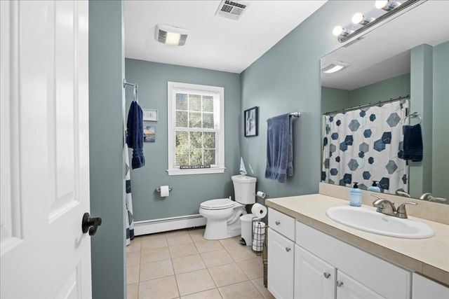 14 Amherst Rd, Shrewsbury, MA 01545