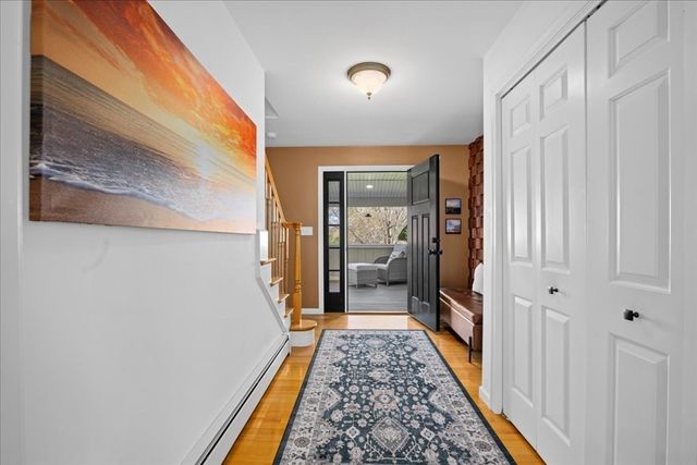 14 Amherst Rd, Shrewsbury, MA 01545