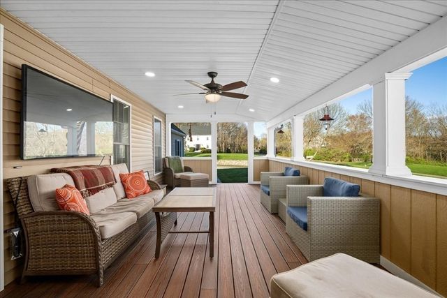 14 Amherst Rd, Shrewsbury, MA 01545