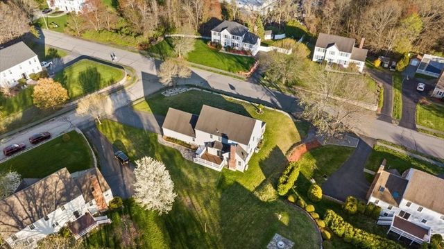 14 Amherst Rd, Shrewsbury, MA 01545