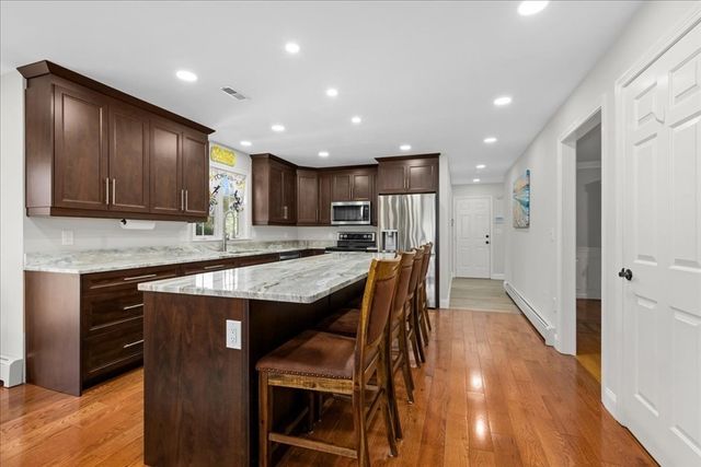 14 Amherst Rd, Shrewsbury, MA 01545