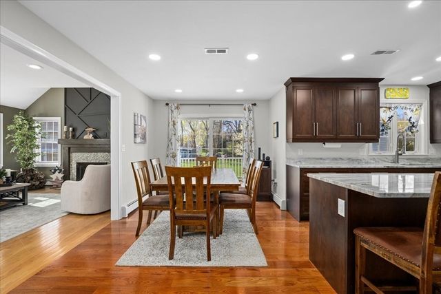 14 Amherst Rd, Shrewsbury, MA 01545