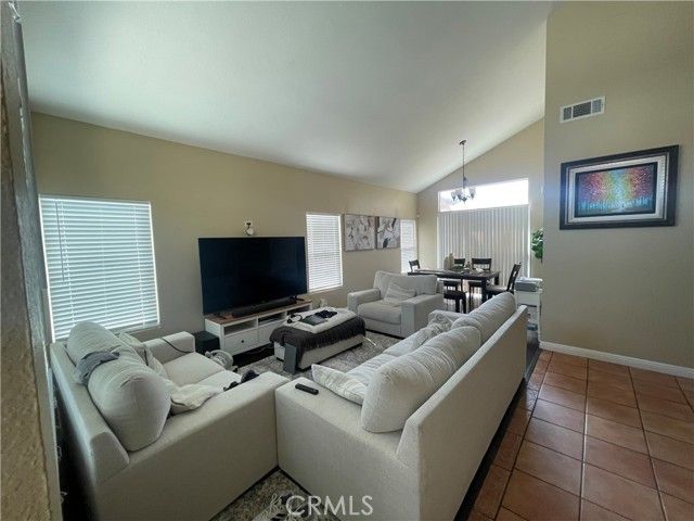 13047 Santa Maria, Victorville, CA 92392
