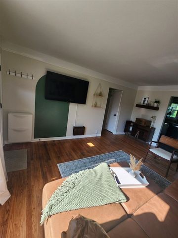 2464 Greenfield Road, Berkley, MI 48072