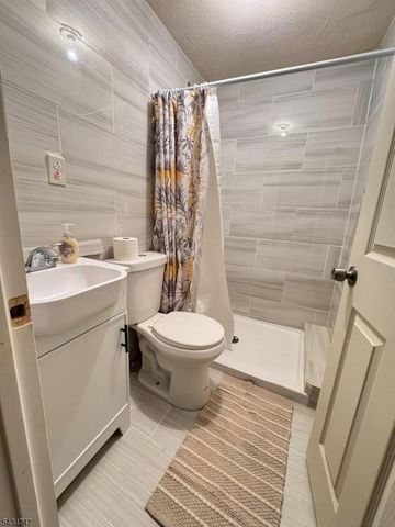 61 Lincoln Ave, Newark City, NJ 07104