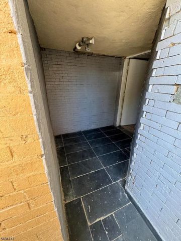 61 Lincoln Ave, Newark City, NJ 07104