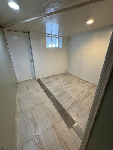 61 Lincoln Ave, Newark City, NJ 07104