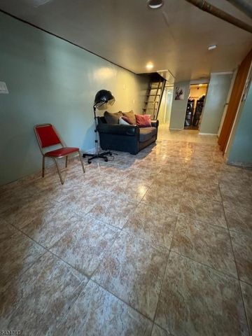 61 Lincoln Ave, Newark City, NJ 07104