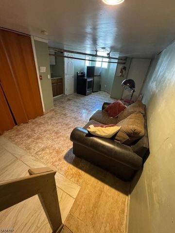 61 Lincoln Ave, Newark City, NJ 07104