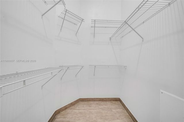 2001 Biscayne Blvd 2605, Miami, FL 33137