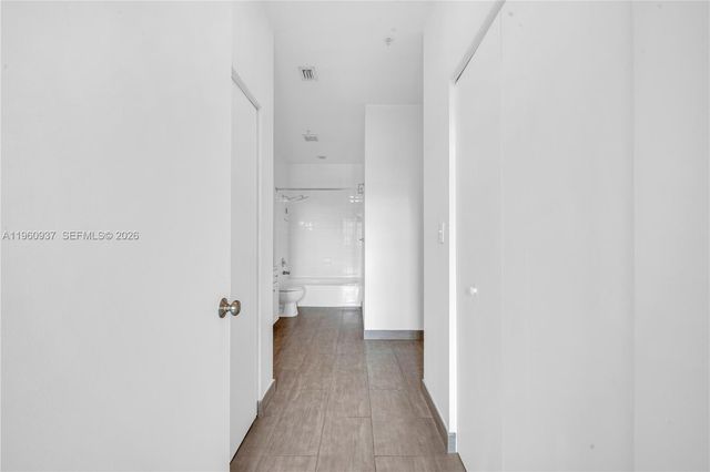 2001 Biscayne Blvd 2605, Miami, FL 33137