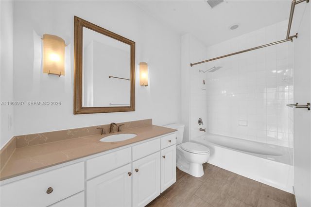 2001 Biscayne Blvd 2605, Miami, FL 33137