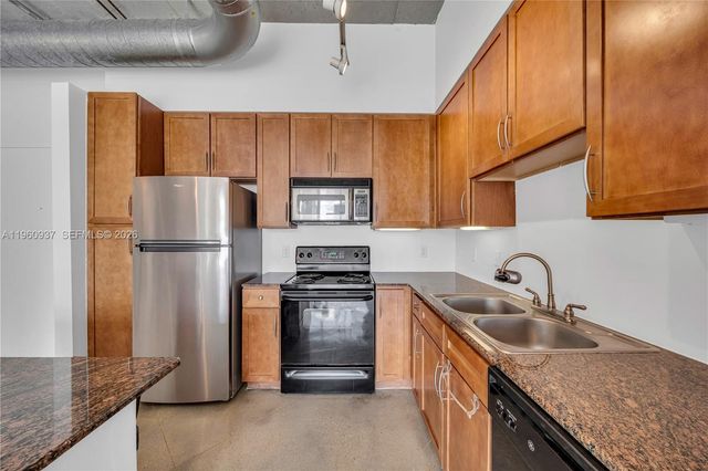 2001 Biscayne Blvd 2605, Miami, FL 33137