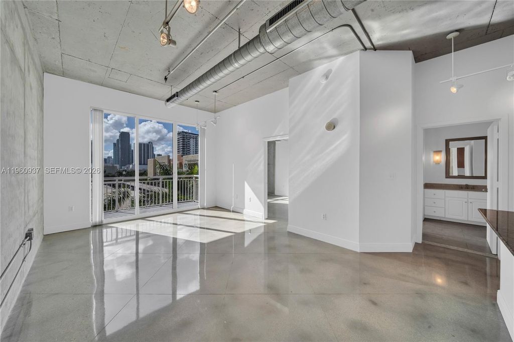 2001 Biscayne Blvd 2605, Miami, FL 33137