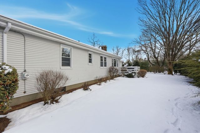 112 Grassy Gutter Road, Longmeadow, MA 01106