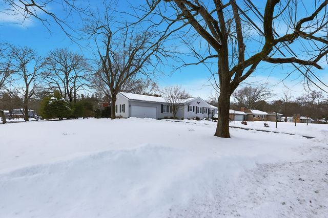 112 Grassy Gutter Road, Longmeadow, MA 01106