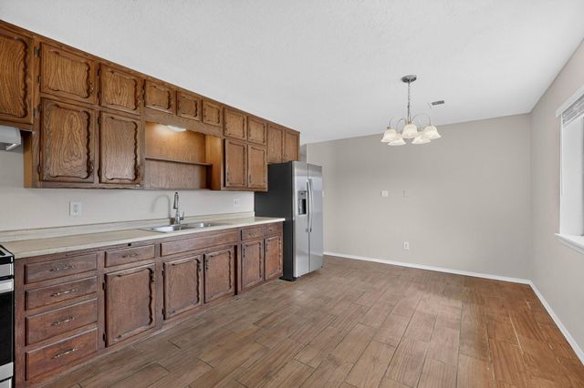 824 GALLAHAD Street SW, Los Lunas, NM 87031