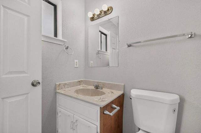824 GALLAHAD Street SW, Los Lunas, NM 87031