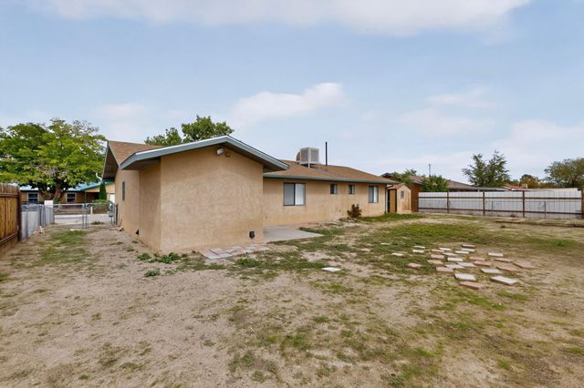 824 GALLAHAD Street SW, Los Lunas, NM 87031