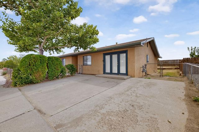 824 GALLAHAD Street SW, Los Lunas, NM 87031