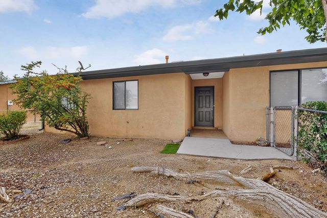 824 GALLAHAD Street SW, Los Lunas, NM 87031