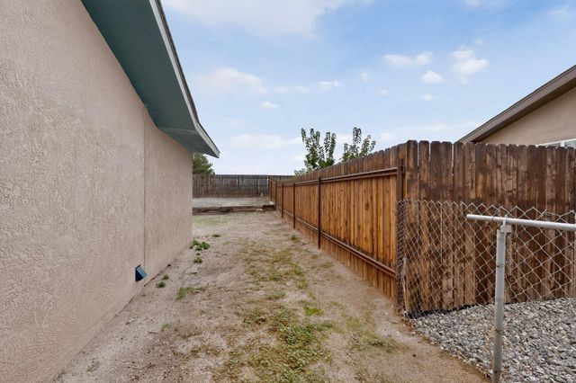 824 GALLAHAD Street SW, Los Lunas, NM 87031